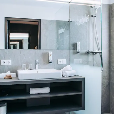 Szálloda Hotel-restaurant Grambacher I Free Parking I Self Check-in 4*
