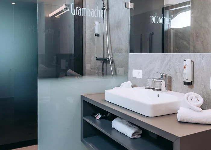 Hotel-restaurant Grambacher I Free Parking I Self Check-in 格拉茨